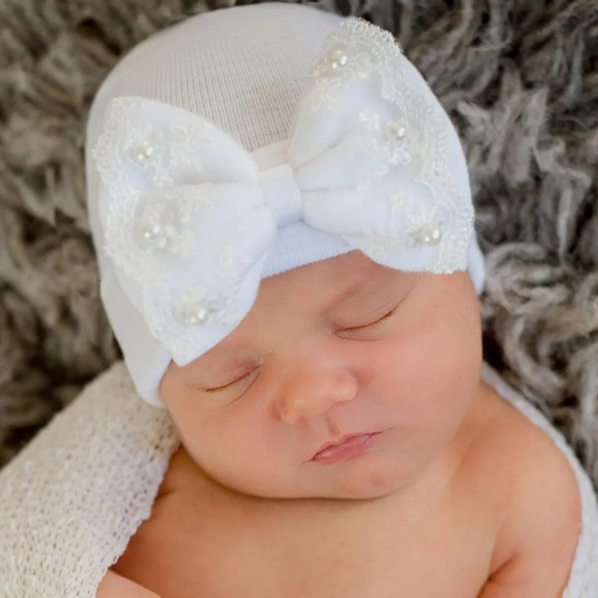 ILYBEAN PEARL AND LACE BOW