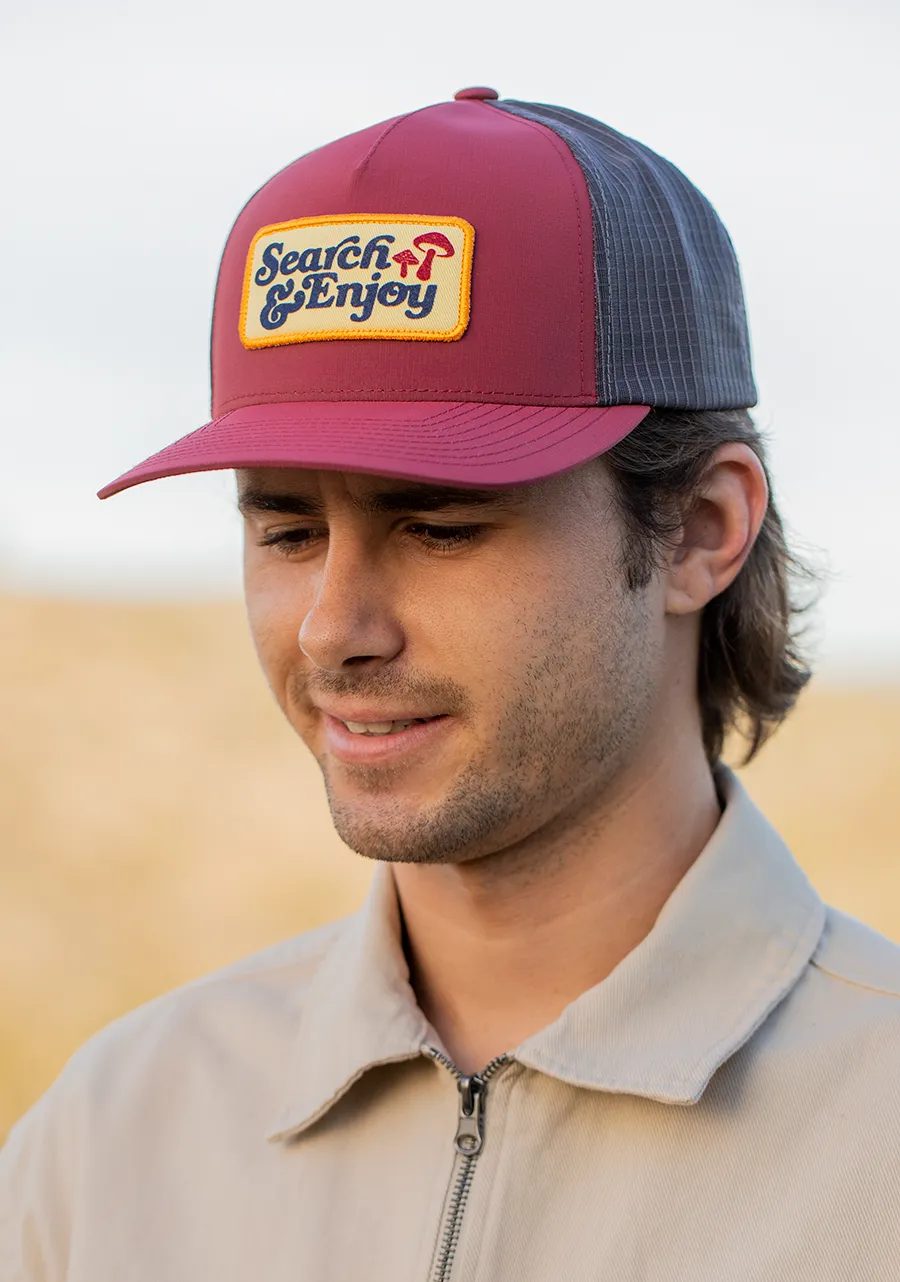 Searchin Trucker - Black / Black
