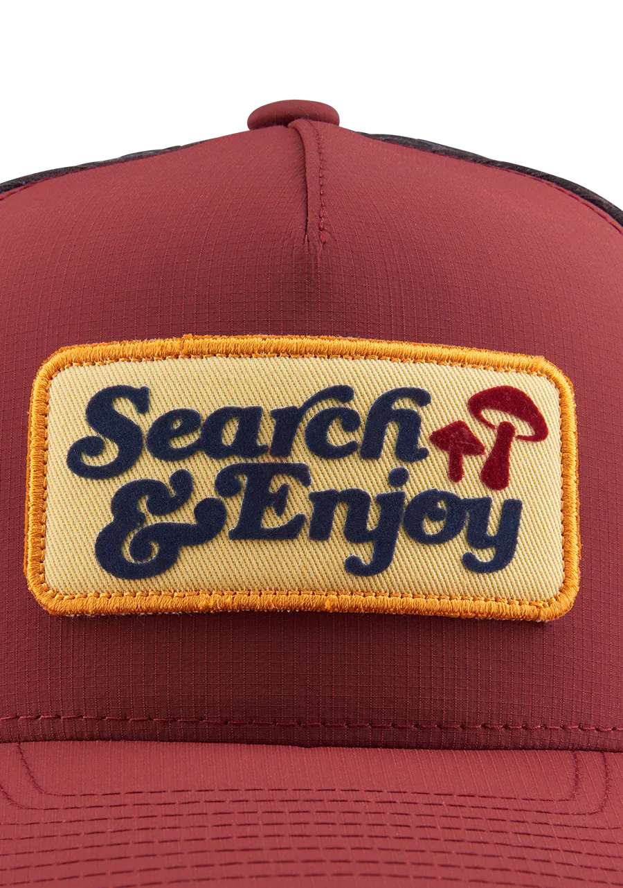 Searchin Trucker - Black / Black