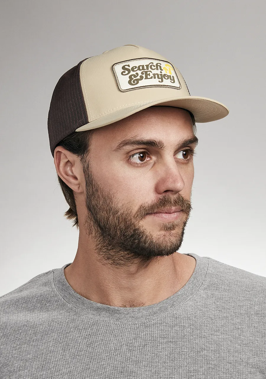 Searchin Trucker - Black / Black
